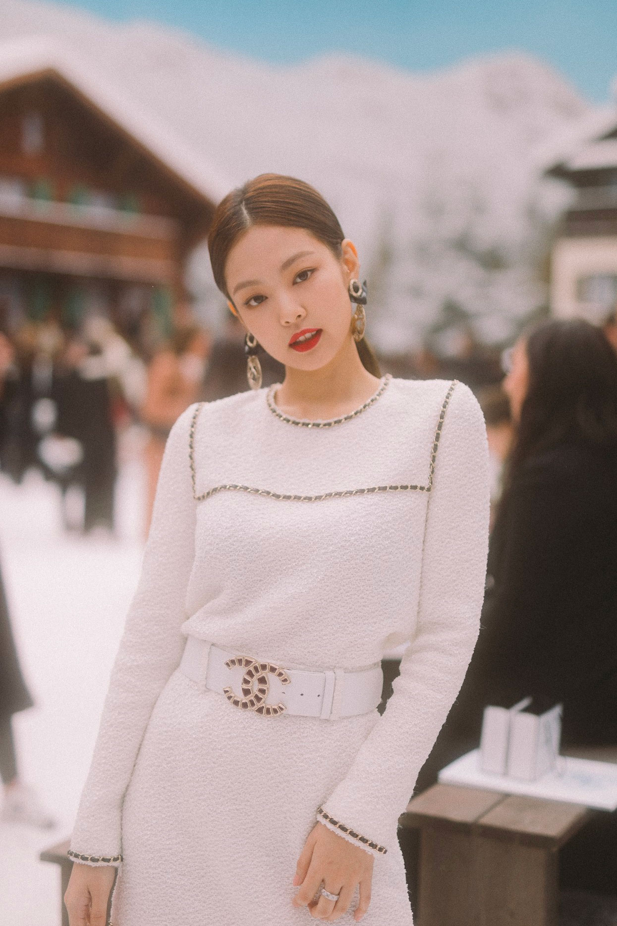 Jennie Kim  Viên ngọc quý của thế giới thời trang cao cấp  ELLE