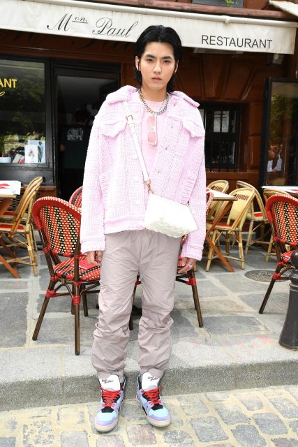粉紅色的祖母時尚：吳亦凡 Kris Wu 出席Louis Vuitton S/S 2020 男裝展