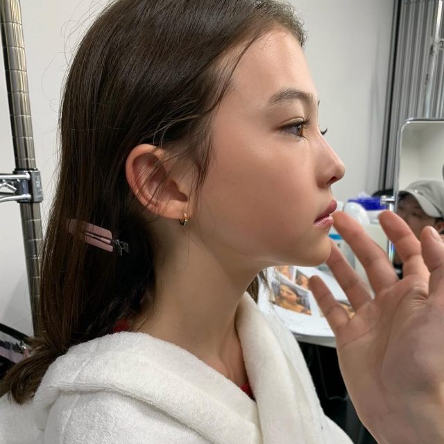 11歲女孩應否用貴婦級護膚品？Ella Gross 分享護膚程序惹爭議