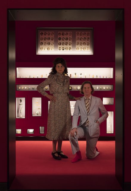 Wes Anderson聯乘Prada藝術展覽來到米蘭：「博物館內前所未有」