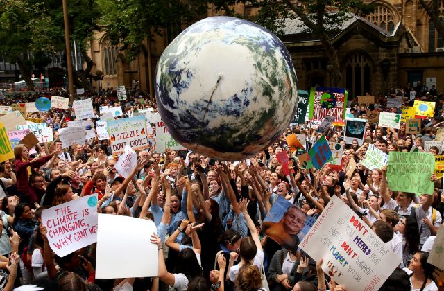 支持年輕人對全球氣候議題的呼喚：LUSH關閉加拿大和北美商店響應罷工