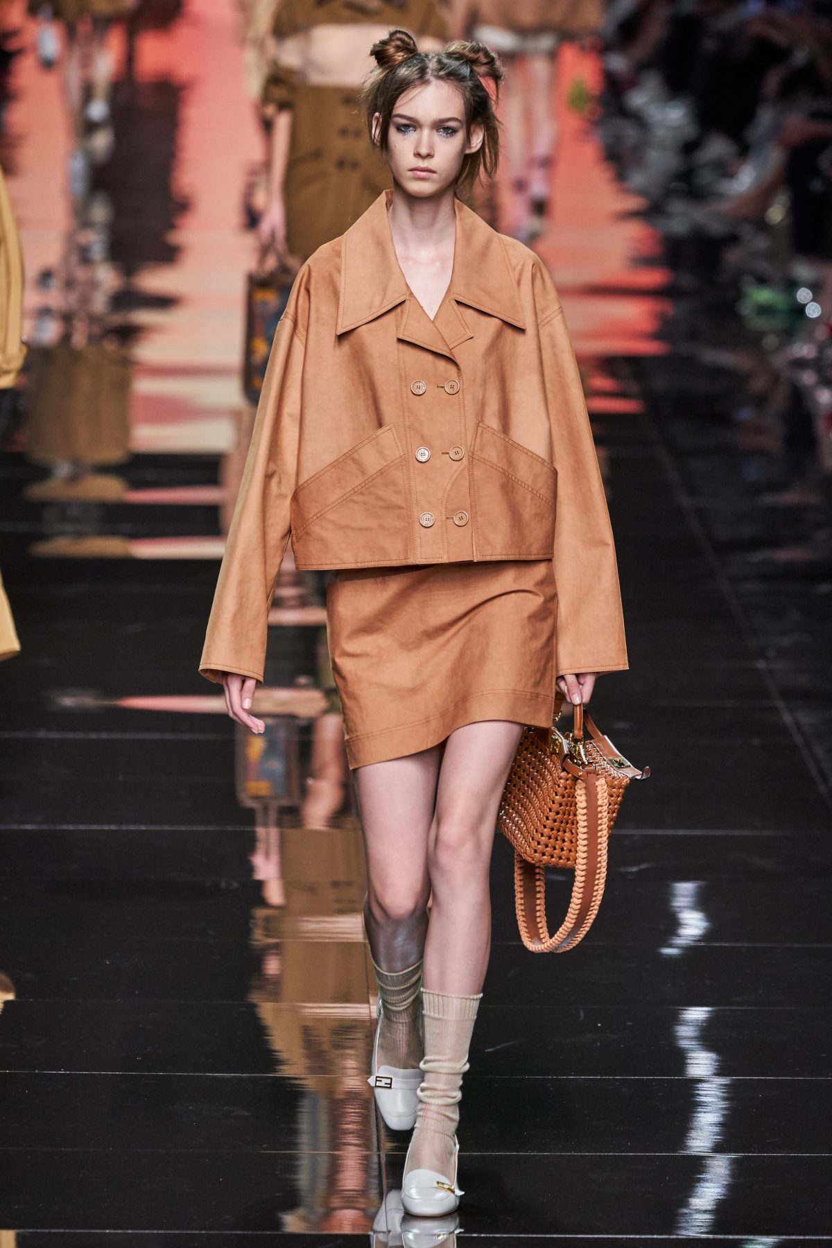 Fendi Spring 2020 Ready-to-Wear [PHOTOS] – Footwear News