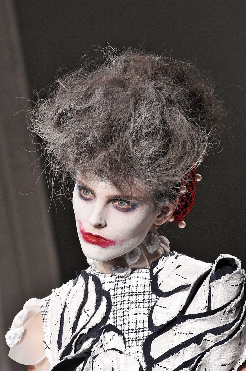 Fashion Halloween Makeup Idea #fashionbrand #louisvuitton ☆ It's