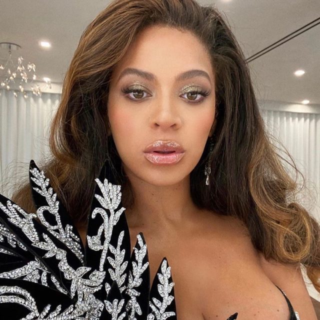 由Beyoncé到Gigi Hadid等荷里活明星 從她們的Instagram尋找節日妝容靈感