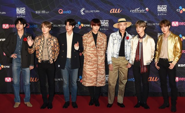BTS 防彈少年團全體以Celine為2019年Mnet亞洲音樂獎壓軸出場