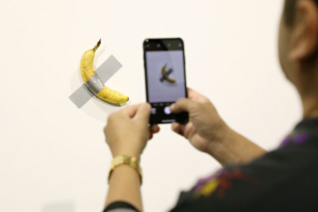 誰偷吃了價值$12萬美金的香蕉？| 邁亞密海灘 Art Basel