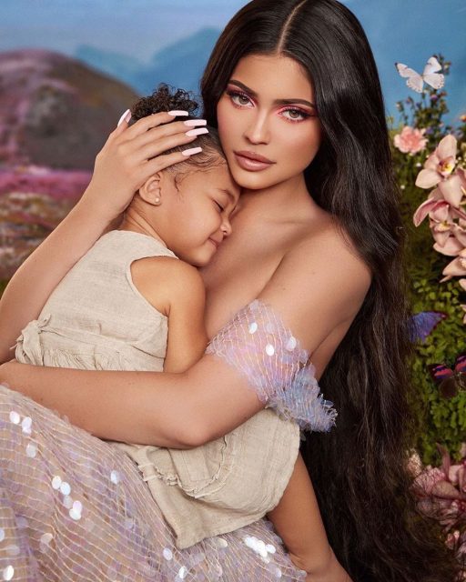 Kylie Jenner為女兒Stormi送上生日禮物：夢幻蝴蝶新化妝系列充滿仙氣