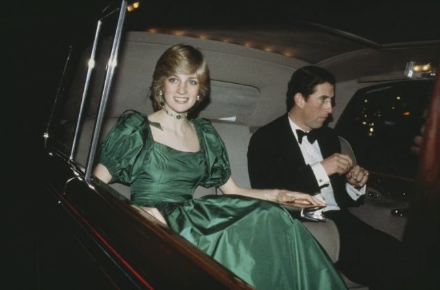 永遠的人民王妃！Princess Diana 離開我們24年了，回顧戴安娜王妃32個充滿氣質的時尚瞬間