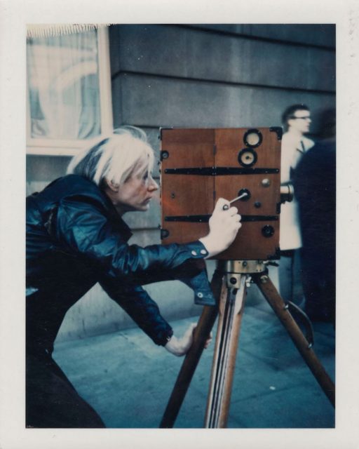佳士得拍賣 Andy Warhol 60張照片：為美國各地藝術家提供緊急救濟基金