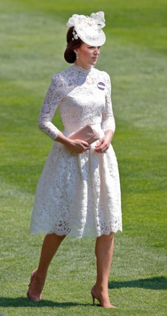 白裙子專家： Kate Middleton 的11套最美麗的白色禮服