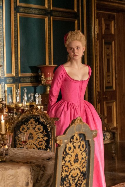 宮廷劇迷的福音：Elle Fanning 主演的美劇《The Great》可能是繼《Marie Antoinette》以來最時尚的影集