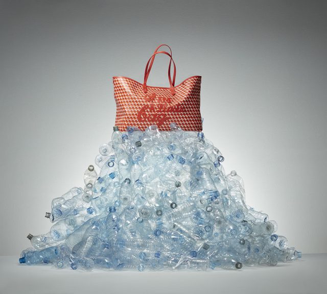 2007年買過「I’m Not A Plastic Bag」，2020年你會買「I Am A Plastic Bag」嗎？