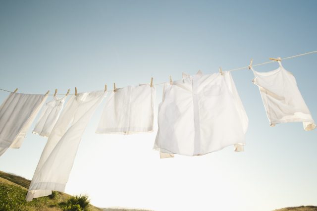 #SummerInVogue：10招拯救白色T恤！整個夏天只會越穿越白
