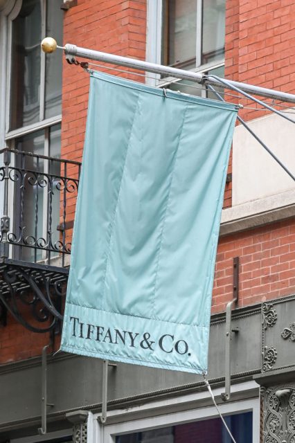 LVMH 仍然收購 Tiffany & Co？疫情之下繼續 162億美元方案
