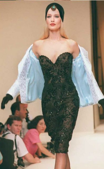 經典回顧 Hubert de Givenchy 在 Givenchy 的告別作：最後的 1995 秋冬高級訂製系列