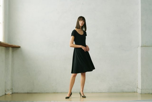 Uniqlo x Theory 系列曝光：能夠穿一輩子的連身裙款式！