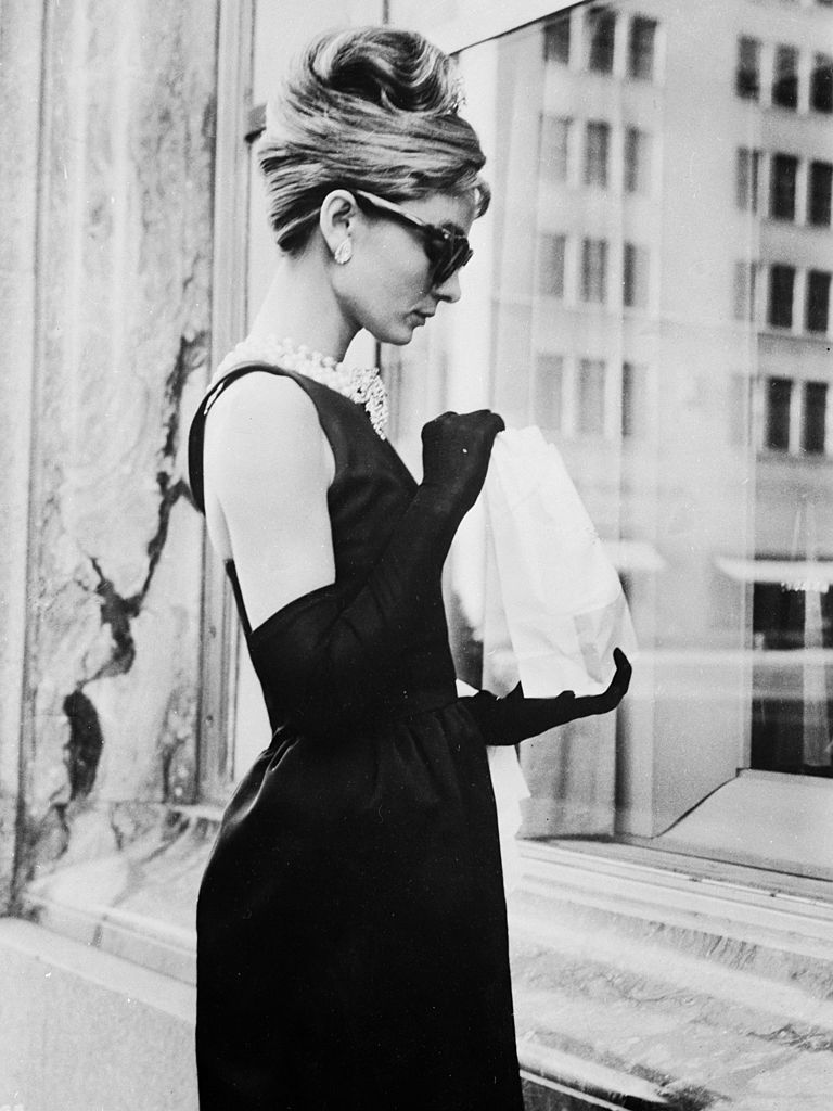 Bering strædet rent smøre The Story Behind That Little Black Dress Worn by Audrey Hepburn In  'Breakfast At Tiffany's' – Vogue Hong Kong