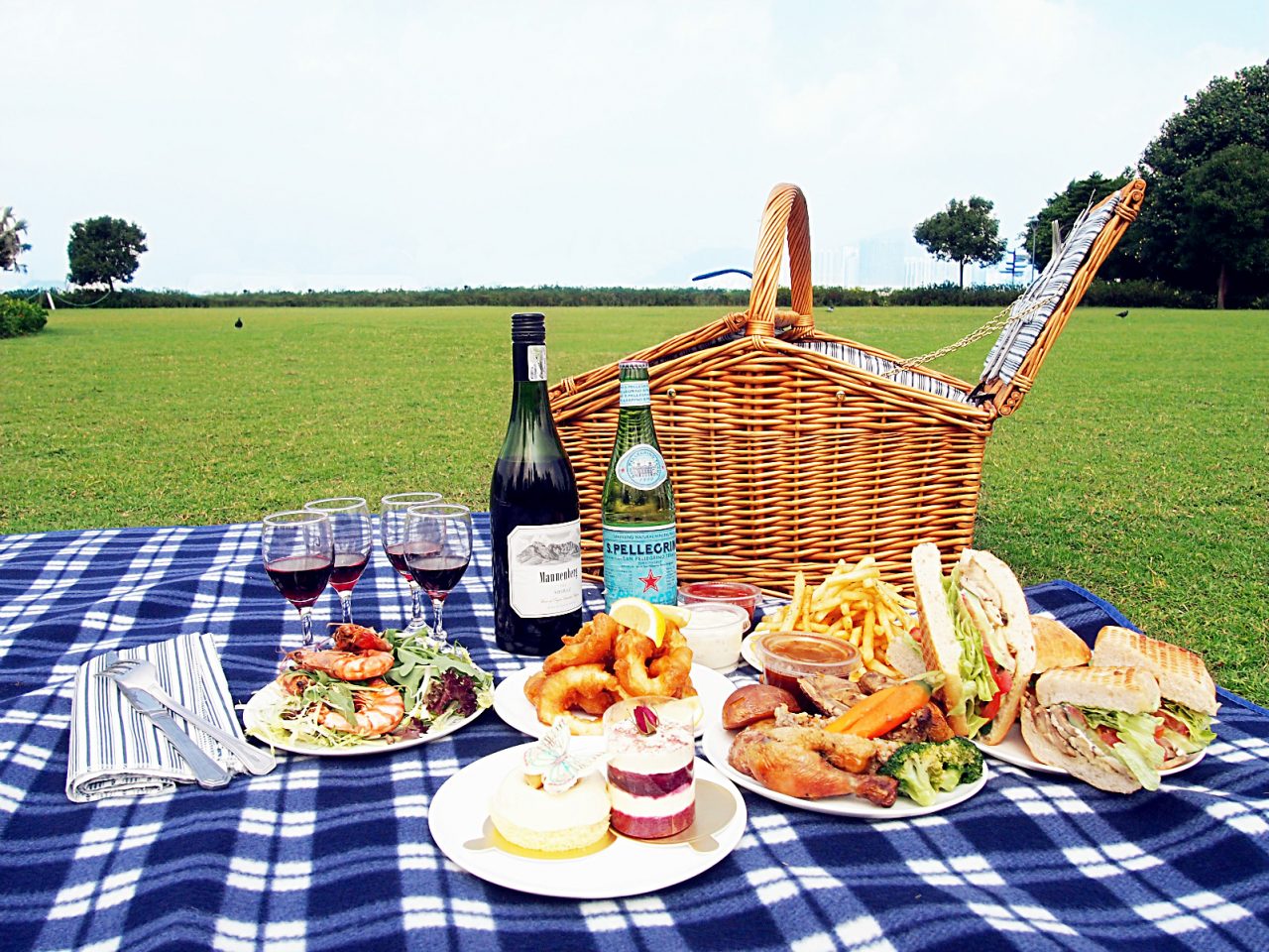 Luxury Picnic Hampers To Order Online