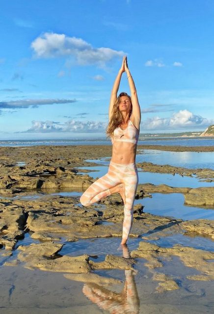 超模 Miranda Kerr、Jennifer Aniston 都靠早上瑜珈養生！齊來養成荷里活明星最愛的 Morning Yoga 習慣
