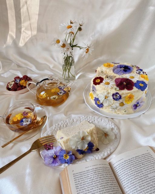 於餐桌盛放的花卉 從Instagram上尋找以「花」為食譜的靈感