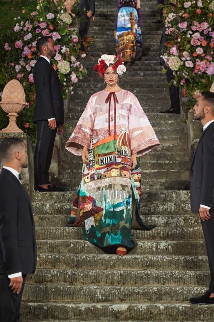 Dolce & Gabbana Alta Moda高級訂造展，帶回久違的實體時裝展魅力