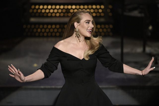 瘦身後首復出的Adele也太美了！SNL上Adele時尚造型盤點，新專輯何時可以聽到？