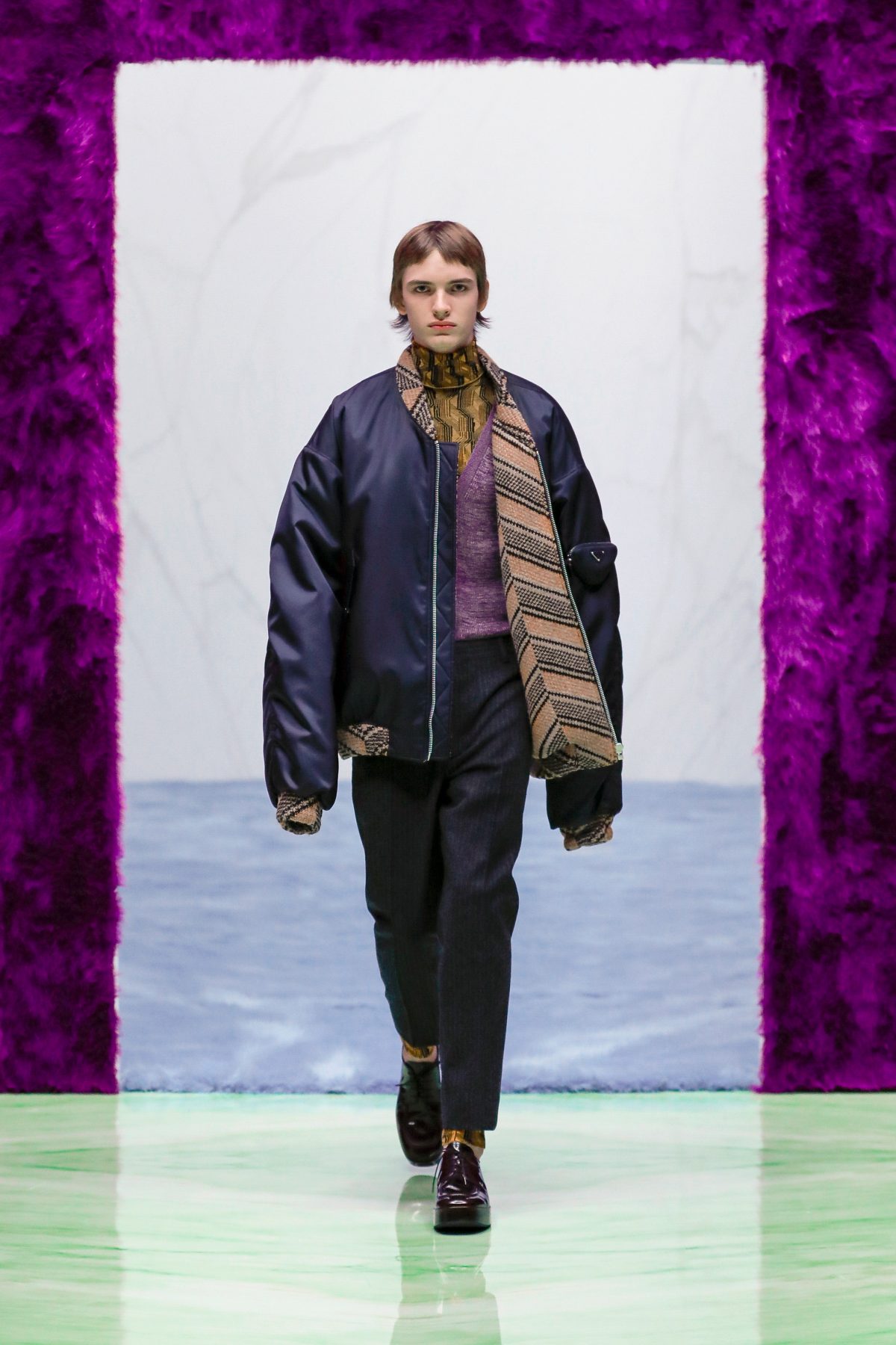 Raf Simons加入Prada首個男裝展，談一場屬於個人情感意志的系列｜Fall 2021 Menswear – Vogue Hong Kong
