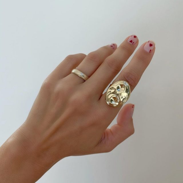 風靡Instagram的飾物！著名美甲師Betina Goldstein推出最實用的美容戒指