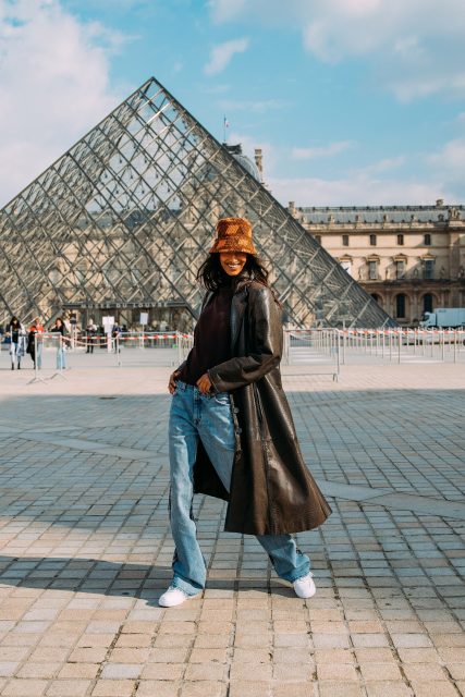 向巴黎時裝週的模特兒們取經：4個方法教你穿搭純素皮革塑造毫不費力的時尚感