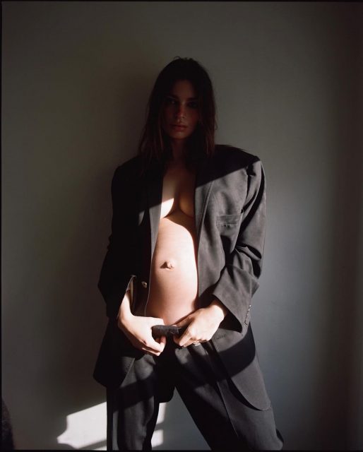Emily Ratajkowski 懷孕裸照紀念臨盆前最美的瞬間！也隨之關閉社交媒體帳號？！
