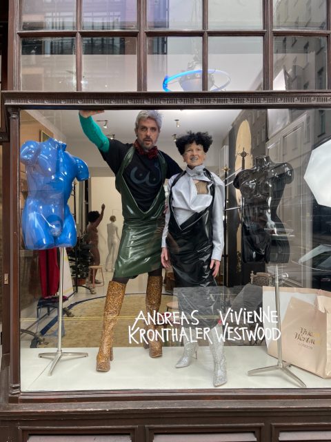 最型的時裝夫妻！Vivienne Westwood和Andreas Kronthaler 討論品牌未來並分享他們維持幸福婚姻的秘訣是？
