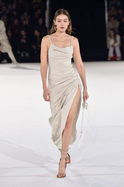 Gigi Hadid 生日快樂！回顧超模17個最經典時裝展造型