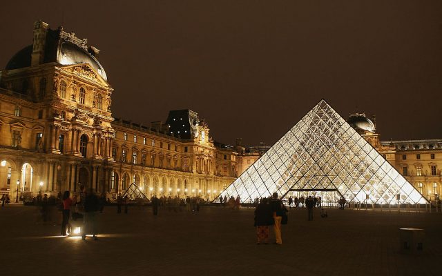 羅浮宮首次讓大家免費線上觀賞逾48萬件藝術品！360度穿梭在不同展廳之間