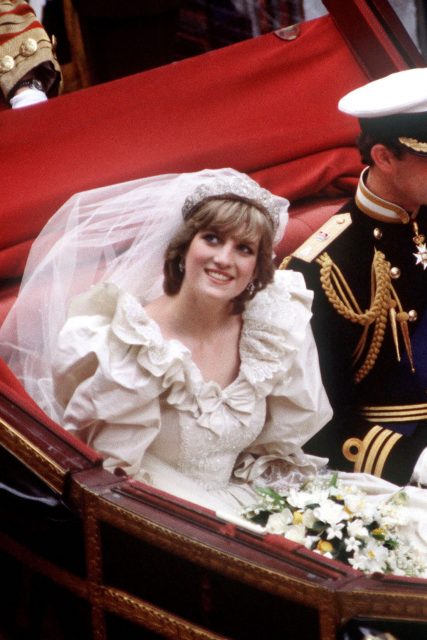 歷經40年依舊是最夢幻的婚紗：戴安娜王妃 Princess Diana 世紀婚紗即將在肯辛頓宮展出