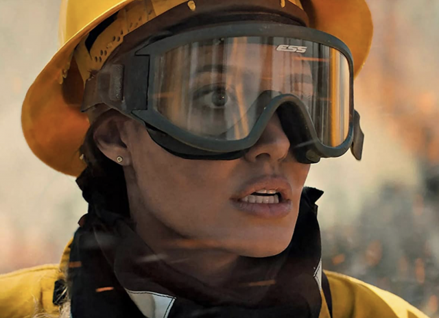 Angelina Jolie 新電影《滅我者》首支預告釋出 | 化身最美消防員克服心魔