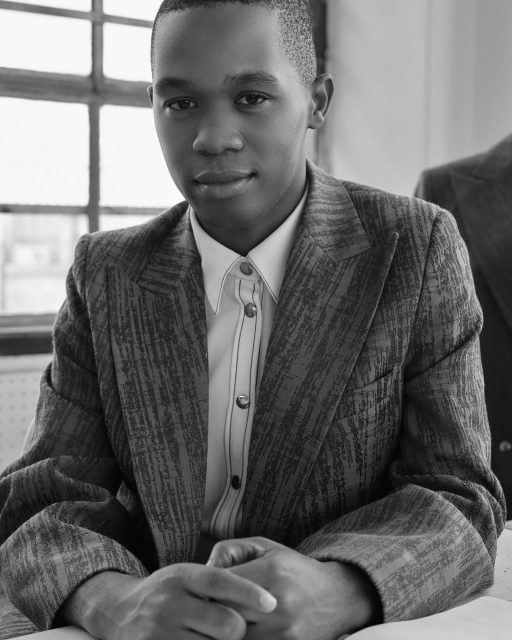作為紳士最後一片聖地的 Pitti Uomo 踏入第100屆，非洲裔設計師 Thebe Magugu 推出首個男裝系列