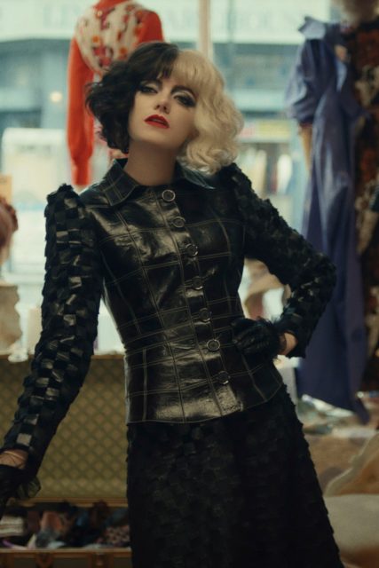 全面分析電影《Cruella》中Emma Stone的髮型妝容：每一個造型背後藏著不同的象徵意義