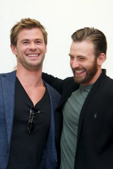 雷神Chris Hemsworth上載為美國隊長慶祝40歲生日照片，結果引發「荷里活四大Chris」熱議？