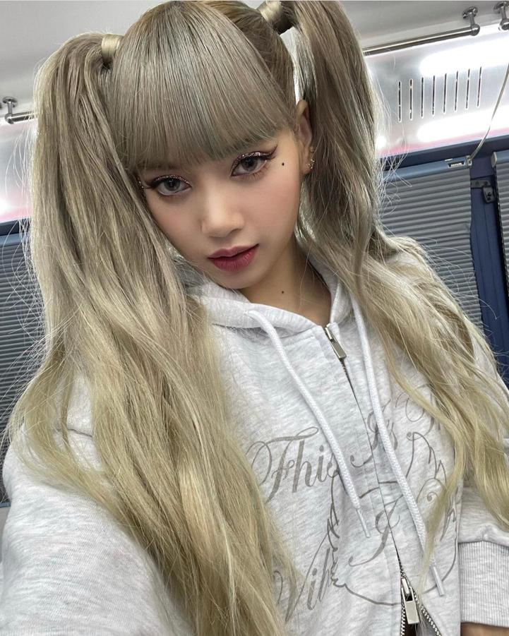 Details more than 64 blackpink lisa hair color 2023 latest - in.eteachers