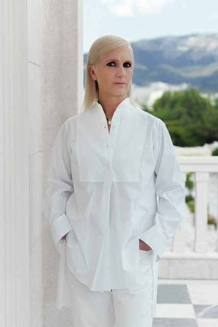 「我想強調這個國家的美麗」Maria Grazia Chiuri 談在雅典發佈 Dior 2022 早春系列