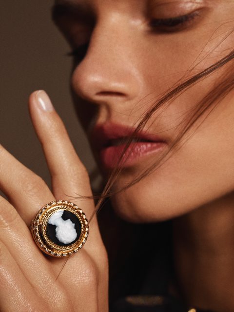 戒指內的神秘腕錶！Chanel 將鈕扣工藝融入最新 Mademoiselle Privé Bouton 腕錶及珠寶系列 復古華麗還有全新佩戴方式