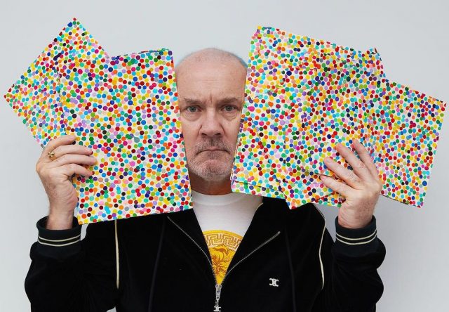 英國藝術家 Damien Hirst 推出 2000萬美元的 NFT 「實驗」：招牌畫作只可實體、數碼二選一？