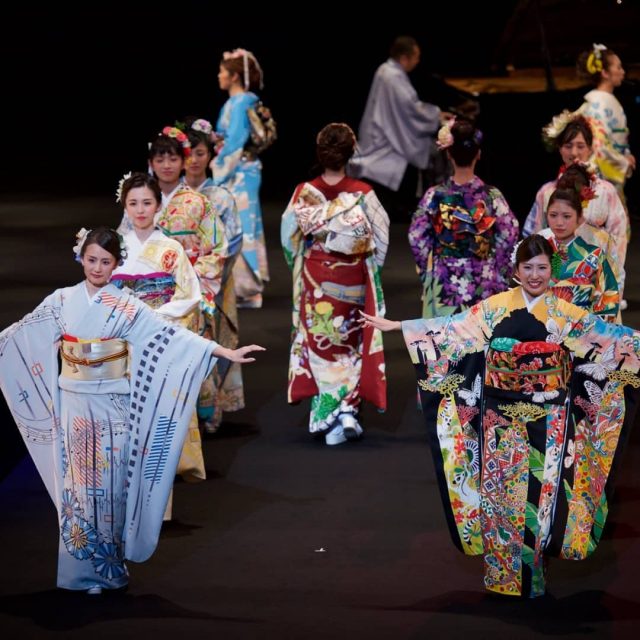 東京奧運｜77年歷史和服老字號「和服計畫」訂製213個國家及地區的和服：香港有大坑的傳統舞火龍！
