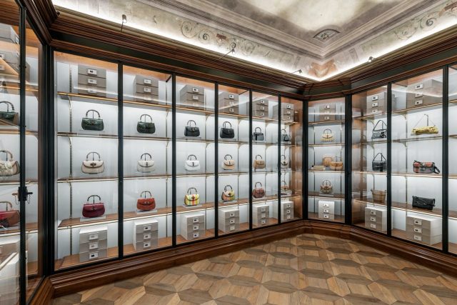 Gucci 100 周年之際，品牌於佛羅倫斯前總部成立檔案館空間回溯百年歷史