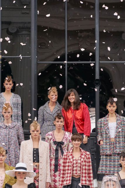 Chanel 高訂打破秋冬想像：以繽紛色彩與華麗刺繡直闖大眾心靈
 ｜Fall 2021 Couture