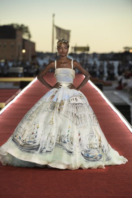 Dolce & Gabbana Alta Moda 高級訂製女裝展 | 暢想威尼斯昔日繁華之夢