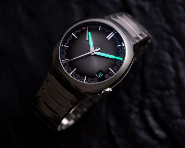 獨立腕錶品牌 H. Moser & Cie. 將兩大經典融合成疾速者萬年曆腕錶