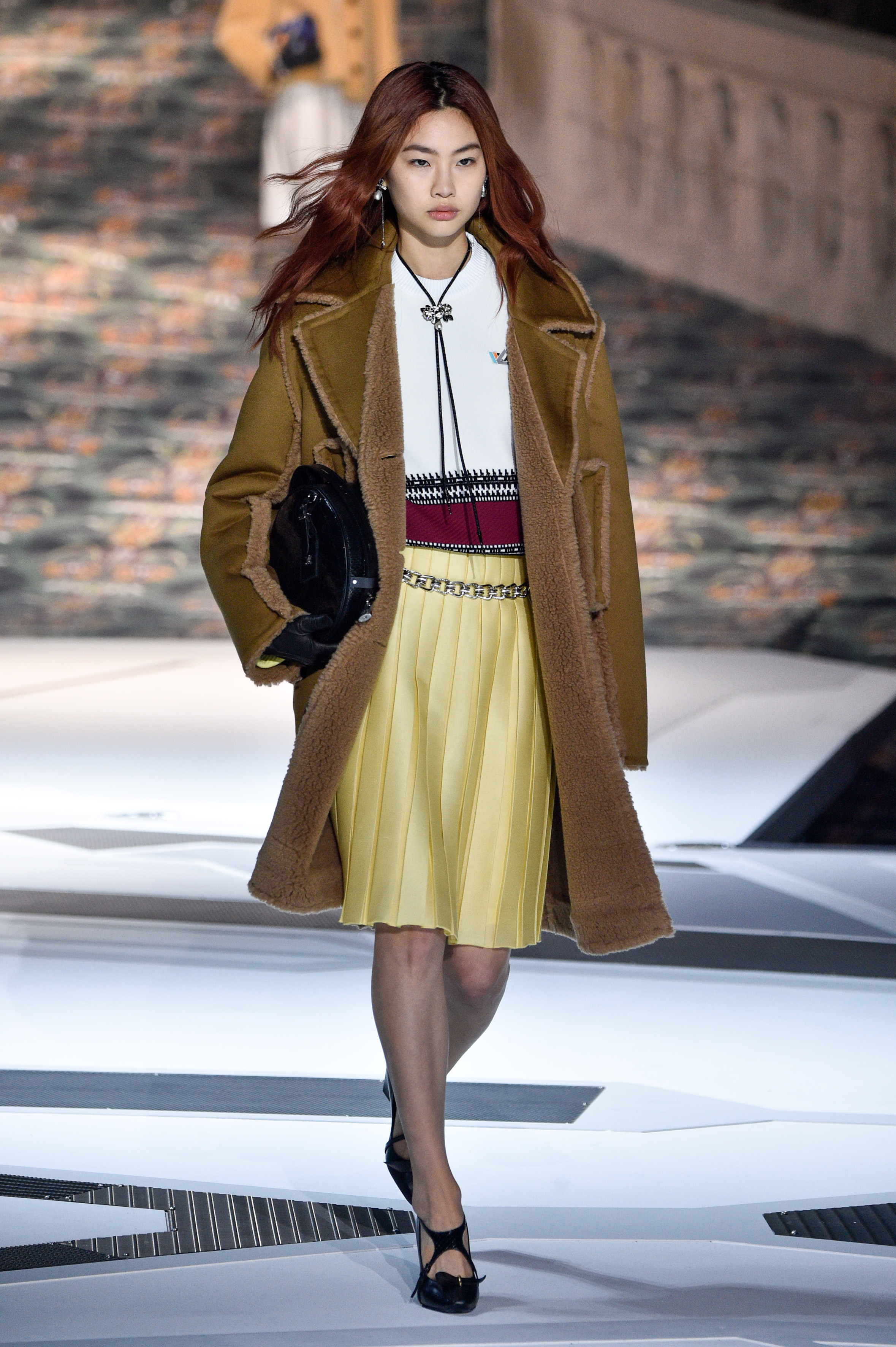 HoYeon Jung walks the runway for Louis Vuitton Womenswear Fall-Winter 2022- 2023 show during Paris