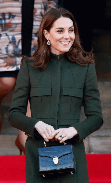 極為容易配搭！從凱特王妃 Kate Middleton  到 Bella Hadid 都鍾情這個英國品牌手袋 ？