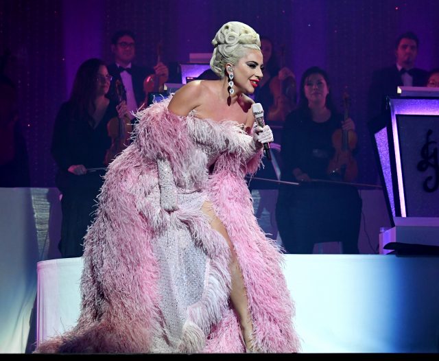 每套造型都是史無前例！精選《House of Gucci》女主角 Lady Gaga 的30個最佳舞台造型